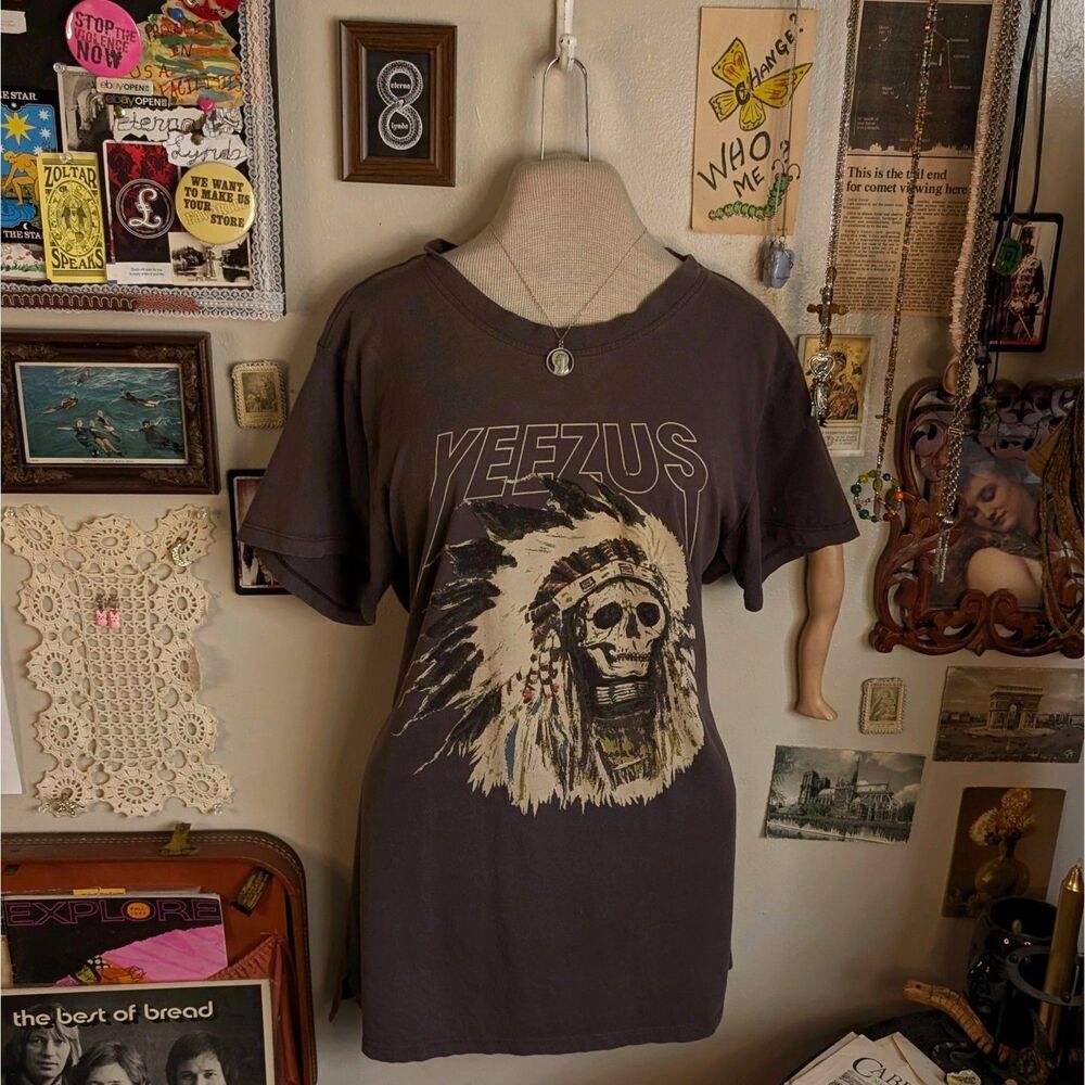 Yeezus Kanye West Tour T-Shirt Women's Large Gray Native Skull Graphic